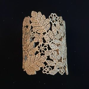 Stella & Dot Chantilly bracelet .